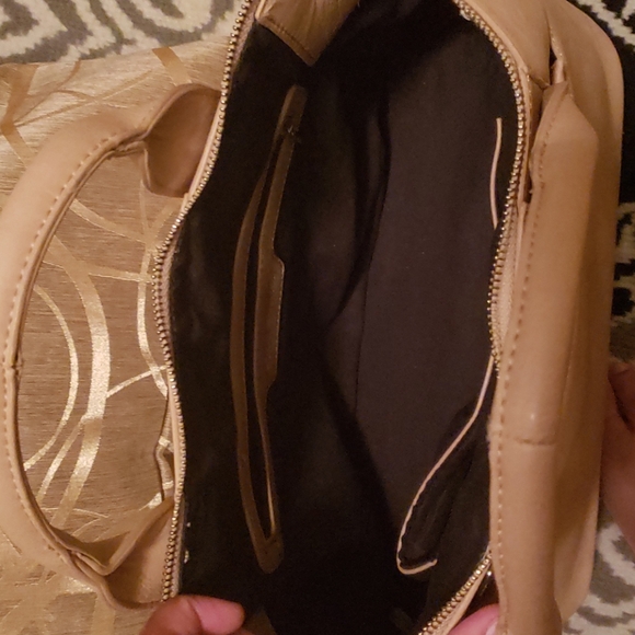 Pink Haley - Picture 2 of 3